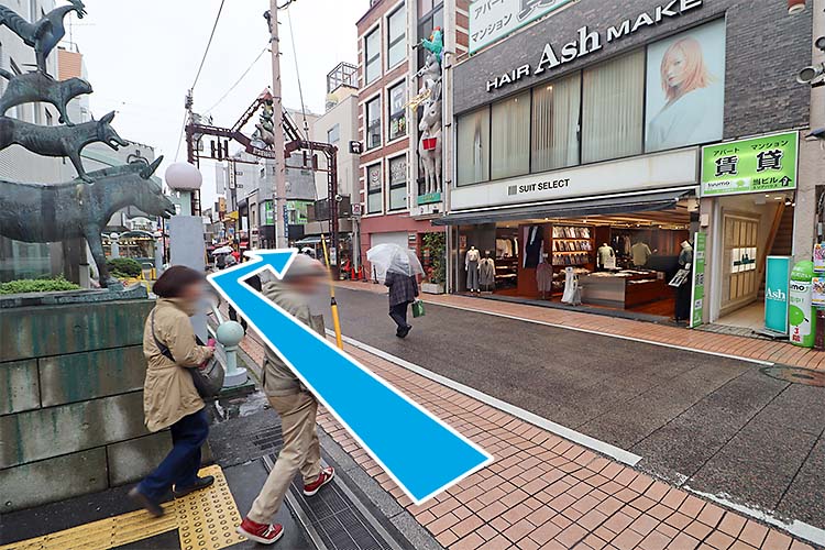 一つ目の角を右折します