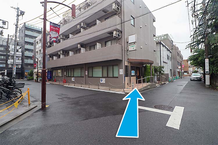 左手1階に当院がございます